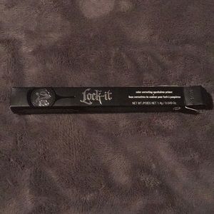 Kat Von D Lock-It Color Correcting Eyeshadow